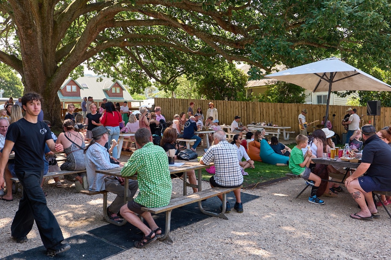outdoor dining area at blackwood hotel